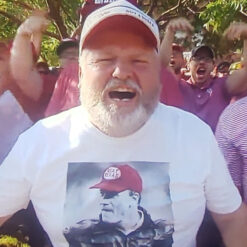 Barry Switzer With Beat Texas Hat T-Shirt