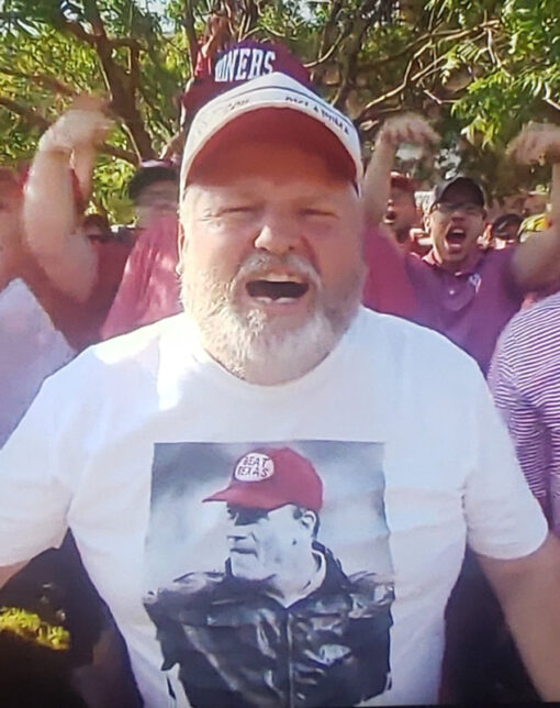 Barry Switzer With Beat Texas Hat T-Shirt